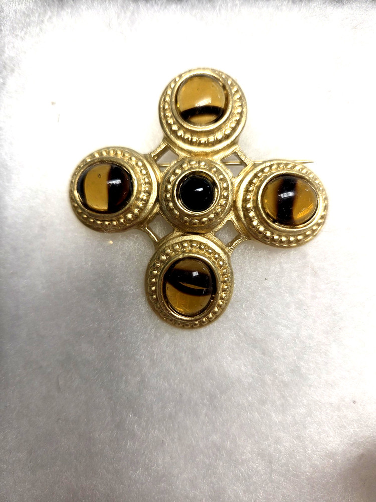 Vtg Danecraft nos gold tone glass cabochon Maltese Cross pin