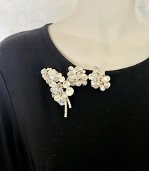 Vintage JULIANA D&E Pin and Earrings With Aurora Borealis Rhinestones BOOK PIECE