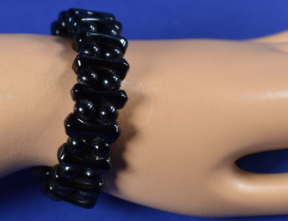 Lovely Vintage Memory Wire Black Glass Beaded Bracelet -Fits All