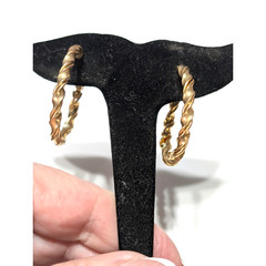 Vintage Hoop Pierced Earrings Ridged Gold-tone 1.5″ Self-closing Large gp-1
