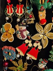 Christmas COSTUME JEWELRY & Things for Repurposing, or Craft Making. #110