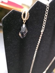 Vintage 2010 Black & Clear Rhinestones V Shaped Necklaces With 2 Pair…