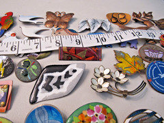 LOT OF 68 VINTAGE ENAMEL COPPER BROOCHES PINS WITH MATISSE RENIOR & TY