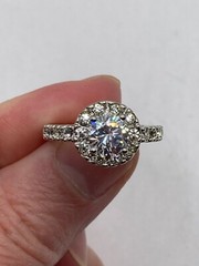 Vintage Avon Sparkly Round-Shape Clear Stone in Silvertone Ring (Size 7)