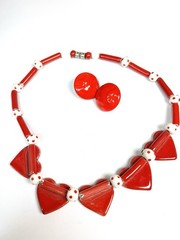 Vintage Flying Colors Ceramic Red Hearts Necklace