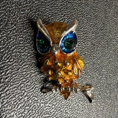 Vintage Blue Green Eyes Owl Gold Tone Brooch