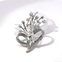 Platinum Diamond (1.75-2.00ct) Vintage Brooch Pin