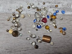 Vtg Estate Costume Jewelry Crystals Glass Rhinestones Lot For Repairs Parts G9.1