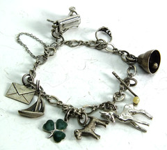 Vintage WINARD Sterling Silver Charm Bracelet With 9 Charms – 7+ inches