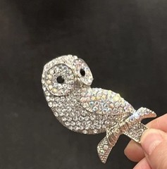 VTG OPC SIGNED AURORA BOREALIS RHINESTONE OWL BIRD BROOCH PIN PENDANT