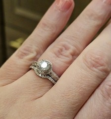 Beautiful Vintage 14k White Gold Diamond Wedding Set. Size 5.75-6.