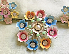 VINTAGE – Brooch Pin & Screwback Earrings – Colorful FLOWERS Set – Retro RARE