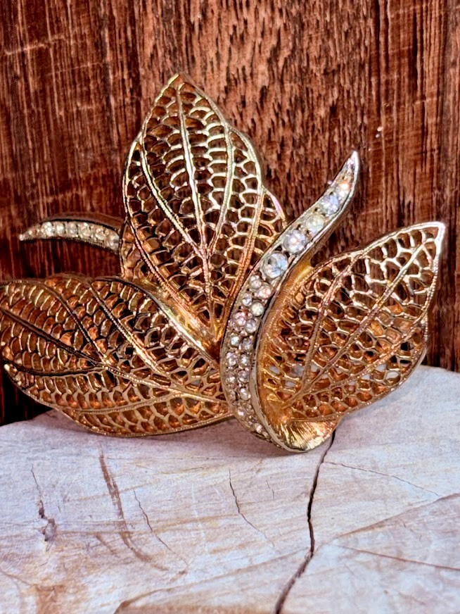 Vintage ART Gold Tone Rhinestone Leaf Brooch Signed Costume Jewelry Art Mode