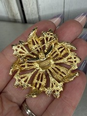 VTG Gerry’s Pink Rhinestone Brooch Gold Tone Filigree Flower MCM