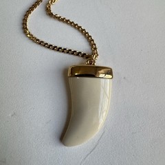 Vintage AVON 1978 Pendant Necklace Gold Chain Faux Ivory 20” Adventure Tooth