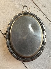 Antique Victorian Locket Raised Ivy Leaf Grape Aesthetic Silver Tone Pendant