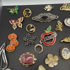 30+ Brooches Various Designs, Colors, Sizes Little To No Wear Vintage-Modern