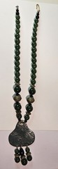 VINTAGE CHINESE EXPORT-STYLE BEADED JADE & ANTIQUE GOLD PLATED NECKLACE