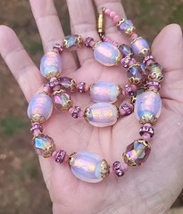 SALE! VINTAGE FIREY OPALESCENT FOIL LILAC PINK PURPLE GLASS BEAD NECKLACE HEAVY