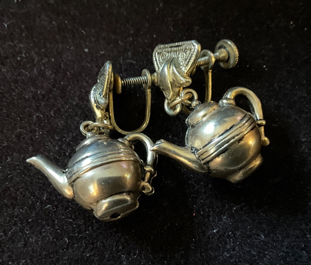 Screw Back Earrings Delightful Teapot Shaped Silver Plate Vintage