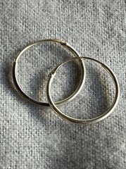 Vintage 925 Sterling Silver 3/4″ 1mm Hollow Hoop Earrings 0.6 Grams ~ J33