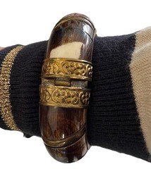 VTG 70s Bangle Bracelet Horn Bone Brass Pin Closure Hinged Chunky Brown Cream 1”