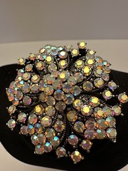VTG POT METAL AURORA BOREALIS RHINESTONE 2.25” DIAMETER BROOCH PIN PENDANT