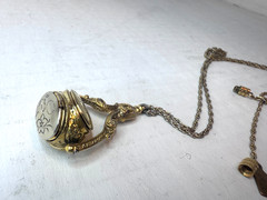 Vintage 1928 Triple Locket Spinner Gold Tone Pendant Necklace 15in Chain Ornate