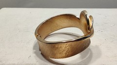 Vintage Trifari Crown Gold Tone Metal Hinged Clamp Bracelet