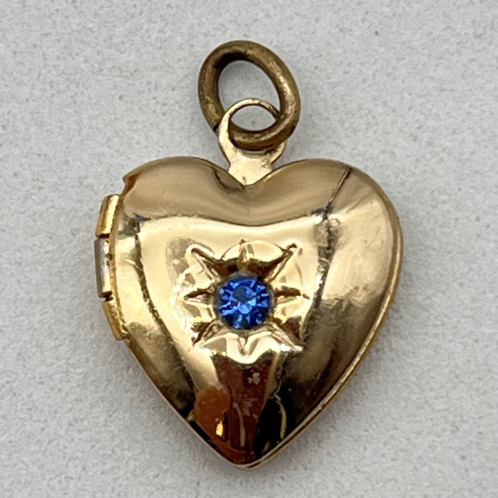 Vintage Heart Locket Pendant Blue Stone Gold Tone Opens Tiny .5″