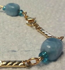 MaryBee Jewelry: 7 3/4″ Gold Tone Bracelet 01-01-2021 (A)