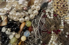4Lb Mixed Mystery Jewelry Lot Vintage Mod Boho Bead Necklaces Bracelets Earrings