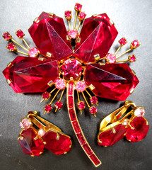 AUSTRIA Gorgeous Red Gammatic Rhinestone Vintage Brooch Earring Set