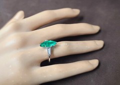 Vintage Platinum Engagement Ring 2.09CT. Gem Natural Green Emerald Marquise Cut