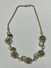 Vintage Gold Tone Rhinestone Floral Rose Link Necklace Choker – 15.5 inches