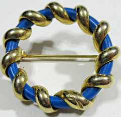 VTG 1.25″ Open Work Geometric Circle Wreath Brooch Pin blue Gold tone metal