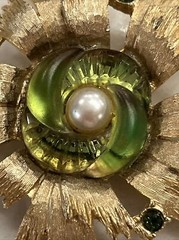 Rare Vintage EDLEE Green Art Glass Pearl Rhinestone Chunky Gold Tone Brooch 1947