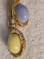 Vintage Kenneth Lane 18″ Lariat Oval Pendant. Soft Lavender & Yellow