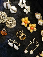 VINTAGE GOLDTONE LOT Assorted Clip-On Earrings SET/14 Pairs