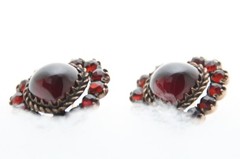 Vintage Unbranded Garnet Heart Motif Earrings (Almandine Garnet) F012