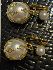 Vintage CELEBRITY Signed Gold Filigree Cage Pearl Orb Statement Clip On Earrings