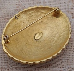 Vintage Matte Gold Tone Howlite Cabochon Oval Pin Brooch by Ballet