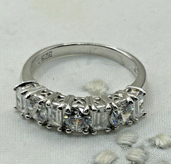 ROSS SIMONS VTG 925 Sterling Silver Cubic Zirconia CZ Band Ring Size 5