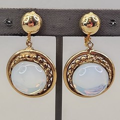 Vintage Opalite Necklace Clip Earrings Set Round Glass Gold Tone Pendant 24″
