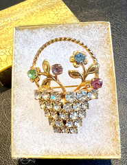 VINTAGE Basket of Rhinestone Flowers Brooch Gold Tone Lapel Pin Uranium Glow 60s