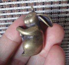 Vintage Brass Zodiac Rabbit Mini Figurine Pendant Solid Copper Bags Ornament