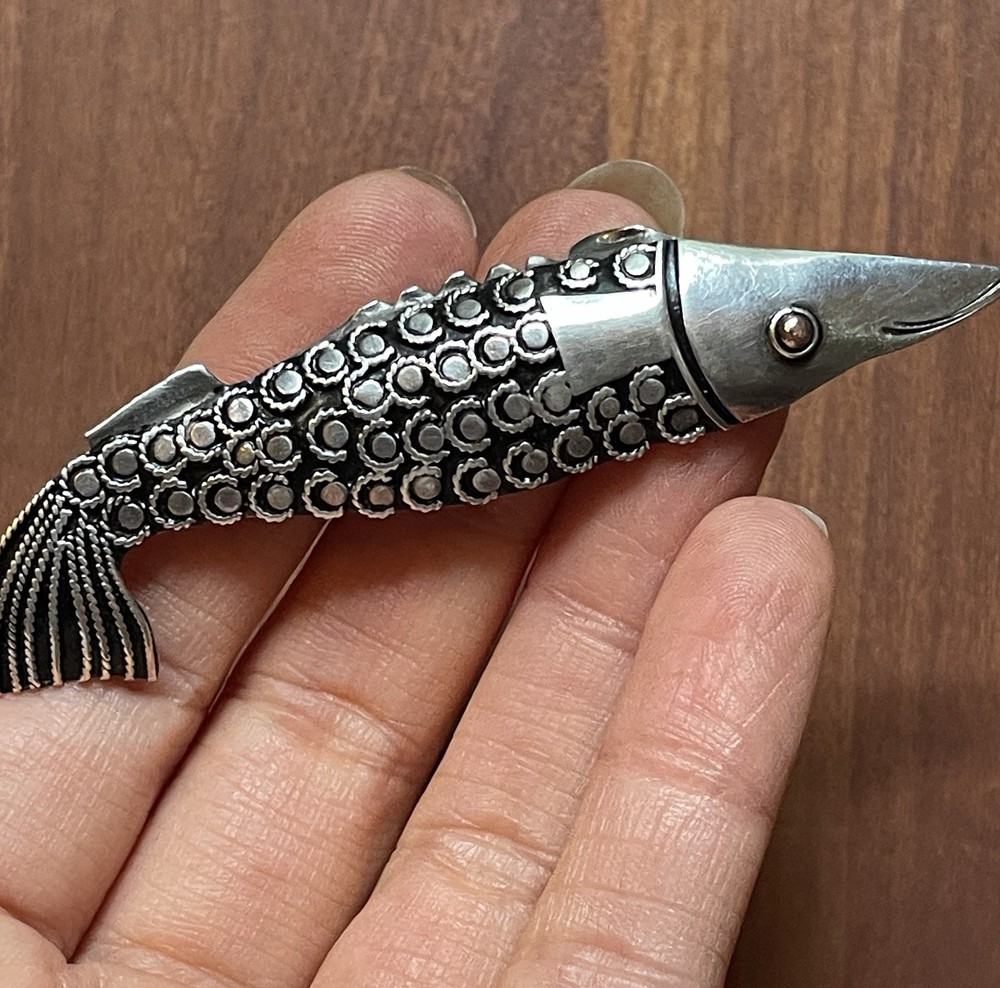 Beautiful Vintage Solid 925 Sterling Silver Fish Brooch / Pin