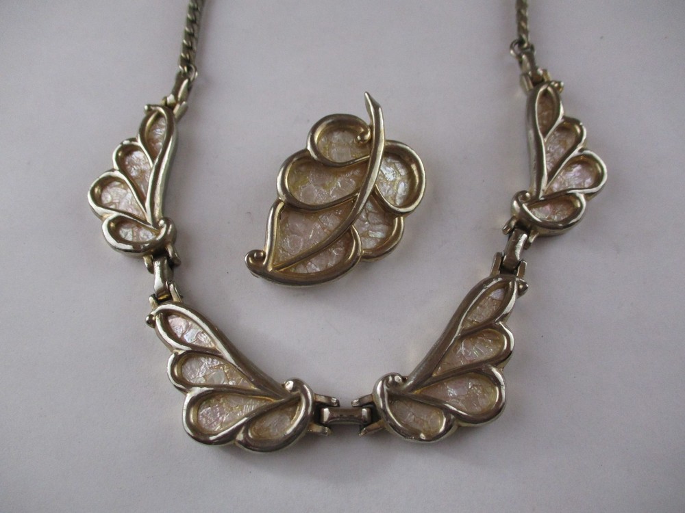 Vintage Barclay Brooch Necklace Jewelry Set Mother of Pearl Shell Wings Leaf