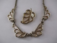 Vintage Barclay Brooch Necklace Jewelry Set Mother of Pearl Shell Wings Leaf