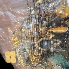Estate Vintage Costume Jewelry Large 20+ LBS Earing Necklace Bracelet Retro Lot